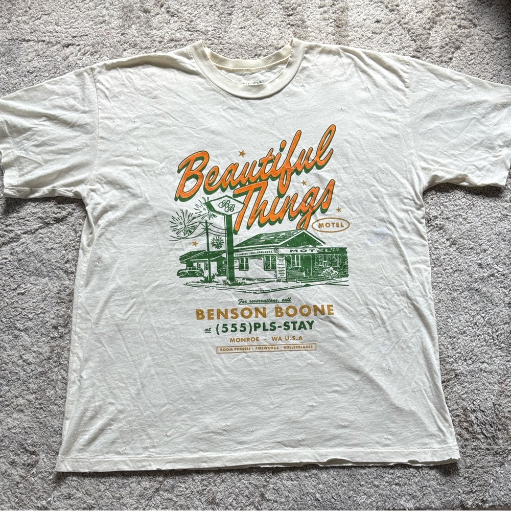 Benson Boone Shop Beautiful Things Motel Graphic T-Shirt - Cream (Large)